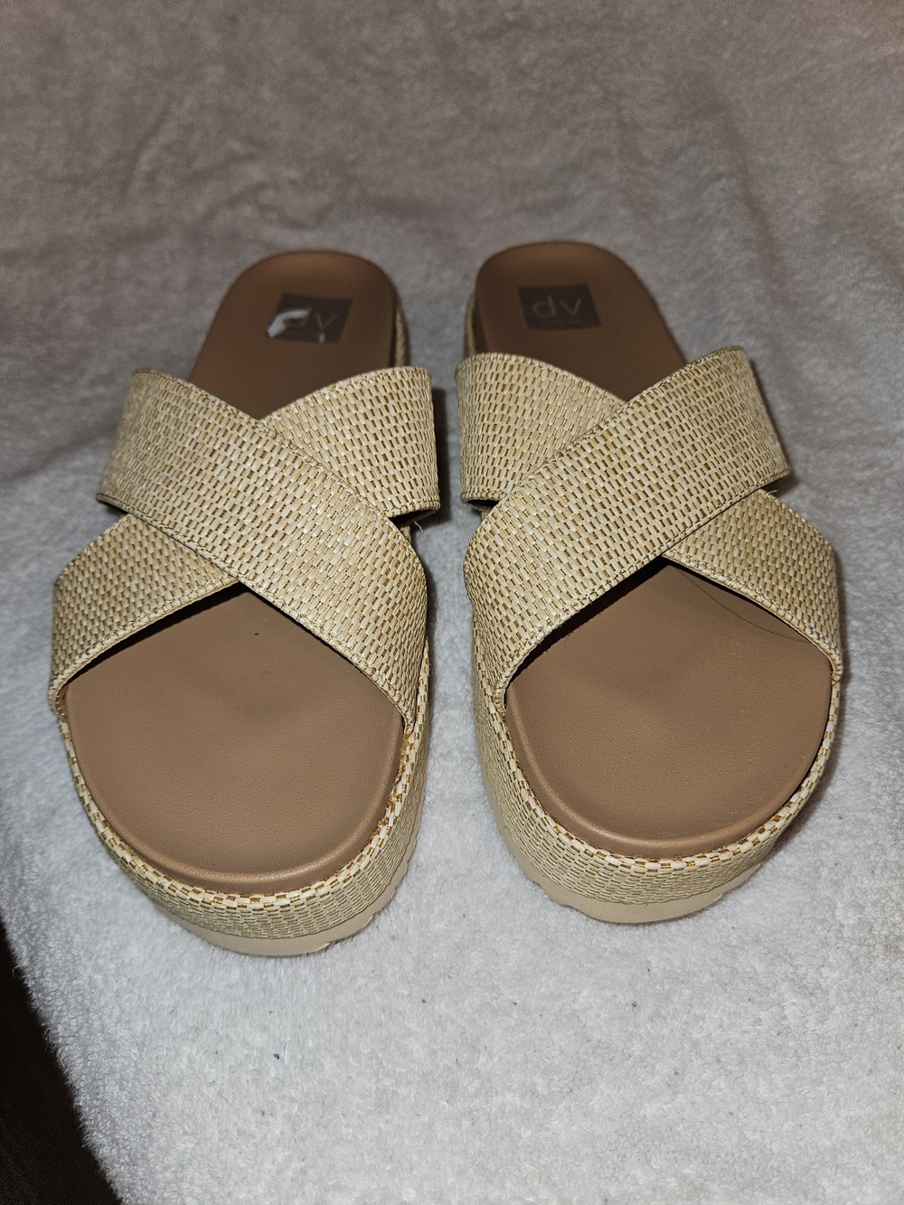 DV by Dolce Vita Beige Woven Cross‑Strap Platform Slide Sandals
